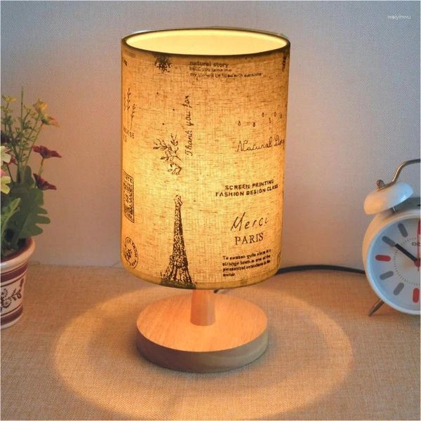 Tischlampen Nordische Holzlampe Vintage Stoff Holzschreibtisch Retro -Leuchten Schlafzimmer Nacht Wohnzimmer Wohnkultur LED LED