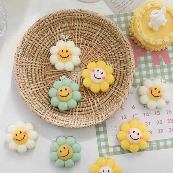 5pcs Kerzen süße Sonnenblume Geburtstagstorte Kunst Kerze Kuchen Cupcake Topper Party Lieferungen Kuchen dekorieren Hochzeitsfeier Dekorative Kerzen Kerzen