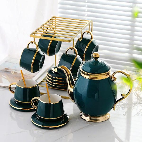 Kupalar Avrupa tarzı küçük lüks çizim altın jant kahve fincanı ve tabağı seti seramik ev ikindi çayı tutucu