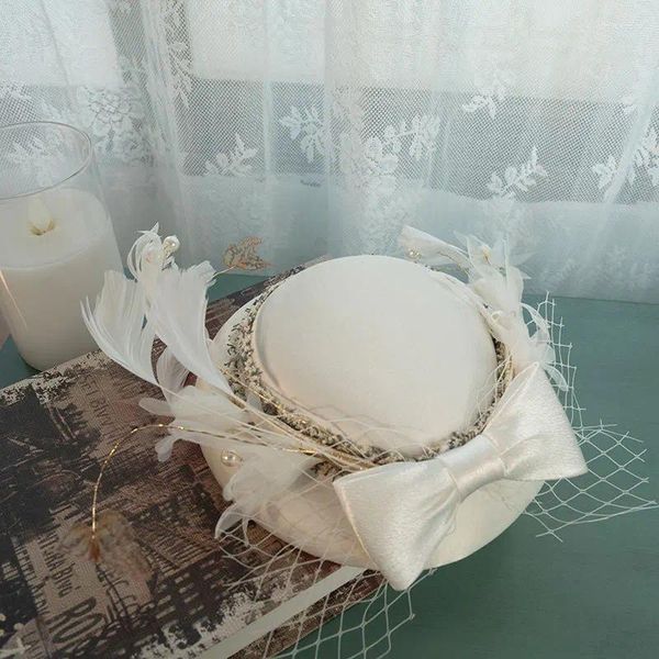 Cappello da affascinante Mini White Wedding For Women Satin Feathet Party Banquet Fancy Show Hair Clips