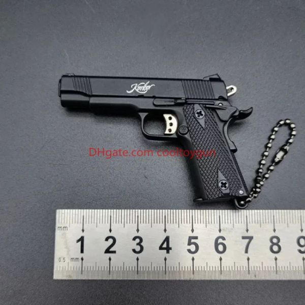 1: 3 Шкала Сплава M1911 Mini Toy Gun Model Melate Metal Caychain Model выглядеть настоящая изысканная не может быть сбором сборы.