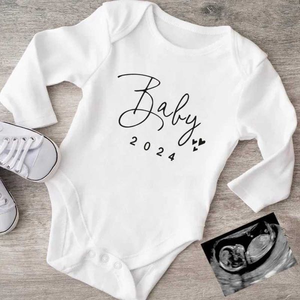 Rompers Baby 2024 Annuncio di gravidanza Abbigliamento da neonato Cotone Autunno Inverno Inverno Boys and Girls Long Mansuded Jumpuitl2405