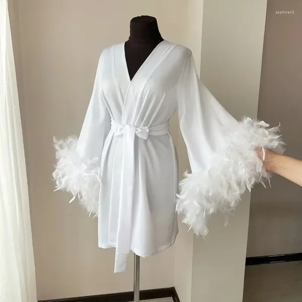 Roupas em casa Bagoa de boudoir brancos lingerie de seda curta lingerie para ser vestido de festa maxi roupão vestes de penas manto