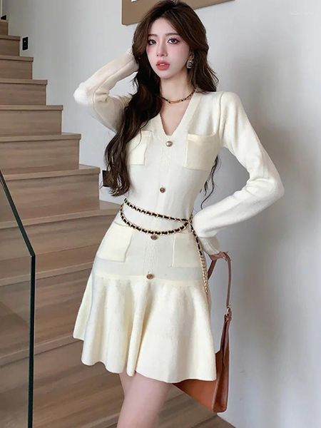Vestidos casuais 2024 Mini vestido de decote em V Mini Vestido de Mini Vestido de Autumn Winter Ruffled Bandragem de moda coreana para mulheres