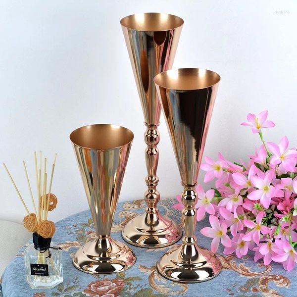 Vasen elegante Metallblume Vase Candlestick Holder mit Candelabra Hochzeitsartikel und Weihnachtsdekoration