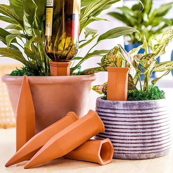 4PCS Automatische Pflanze Tropfer Terracotta Sepage Deprile-Bewässerungssystem Topfwasser selbstbewusstseinsbewässert können Spikes 240508