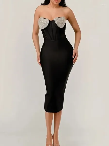 Повседневные платья 2024 Женская блестящая в форме платье Midi Midi с черной сексуальной элегантной вечеринкой без бретелек.