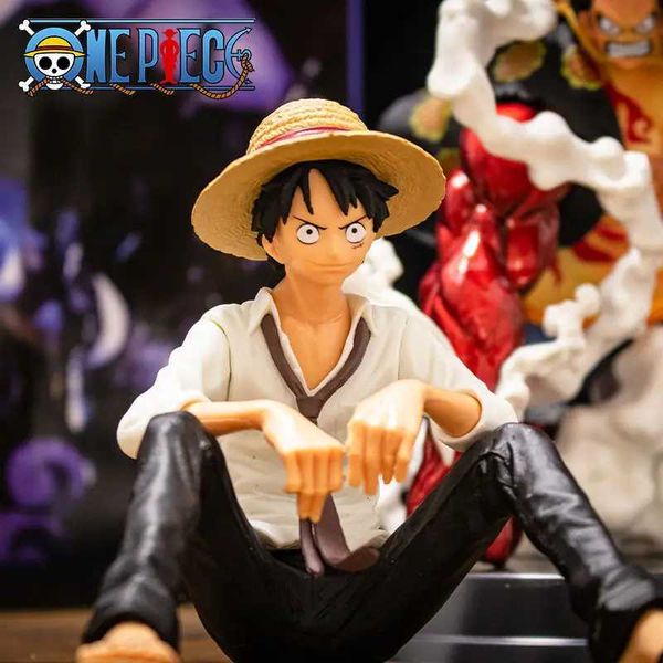 Action Toy Figures 12 cm One Piece Figura anime Luffy Seduta Posizione Azione Figura Modello PVC Collezione Statue Figurina Tamella per il regalo di compleanno Y240514