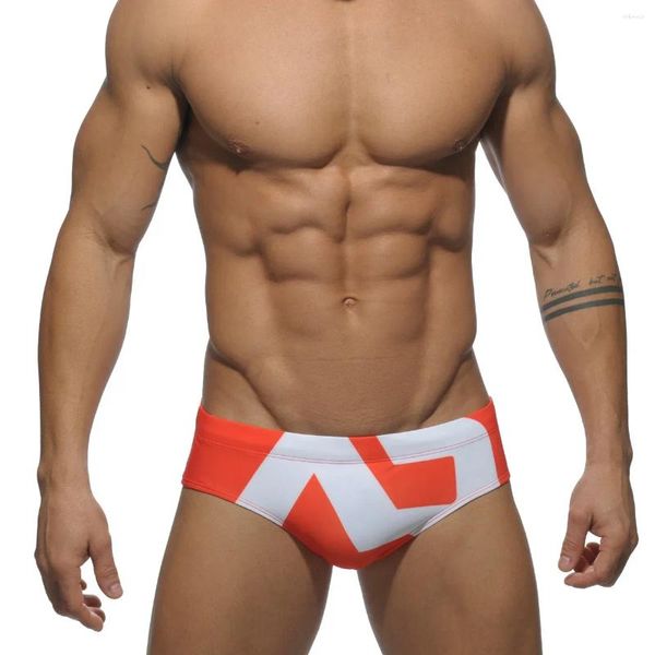 Costumi da bagno maschile sexy spiaggia estiva corta bassa attesa da nuoto boxer boxer breve bauli di surf indossano costume da bagno