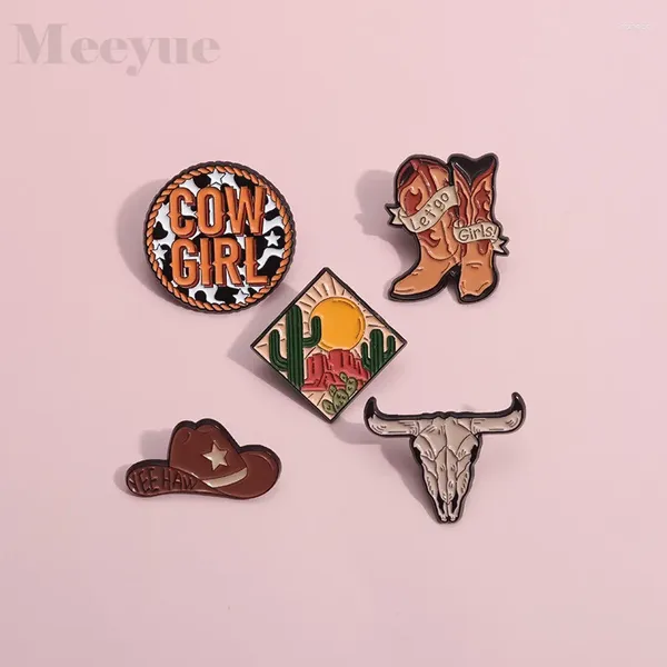 Бруши 5pcs Creative Pins серия коричневые сапоги ковбойские шлат металлы значки для мужчин женская одежда пакеты аксессуары брош