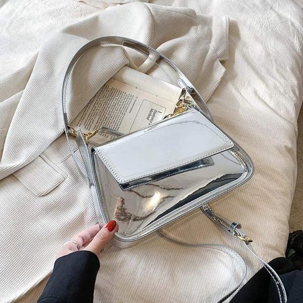 Omuz çantaları 2024 Moda Çok yönlü parlak gümüş şık gündelik crossbody çanta kadın lüks tasarımcı çanta koltuklu koltuk