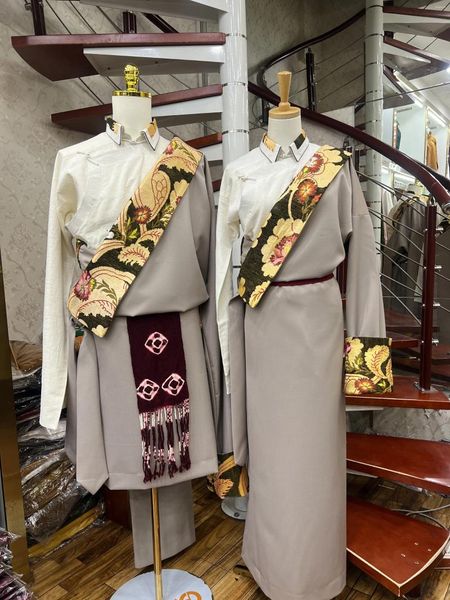 Abbigliamento etnico abito tibetano costumi kangba da uomo e da donna colore autunno taglio del matrimonio abbinati quotidianamente