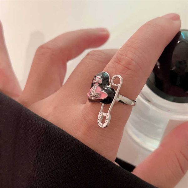 Marka tatlı ve havalı baharatlı kız tarzı Westwoods gezegen yüzüğü benzersiz tasarım yüksek duyu arkadaş eşleşen çok yönlü işaret parmak çivi