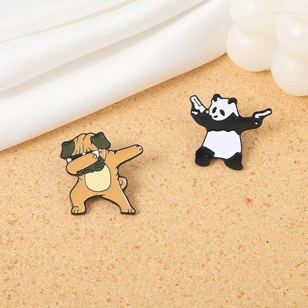 Broschen Mops Panda Emaille Pins benutzerdefinierte lustige Tanz -Revers -Abzeichen Cole Punk Tierschmuck Geschenk für Männer