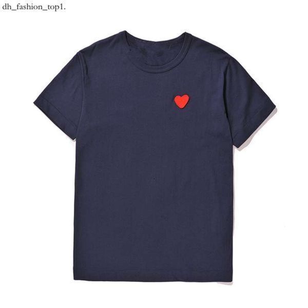 CDG Shirt Commes Shirt Play Shirt 24Ss Top -Qualität spielen Herren T -Shirt Designer Red Commes Heart Frauen Garcons Badge des Quanlity TS Baumwollsticke Kurzarm 300