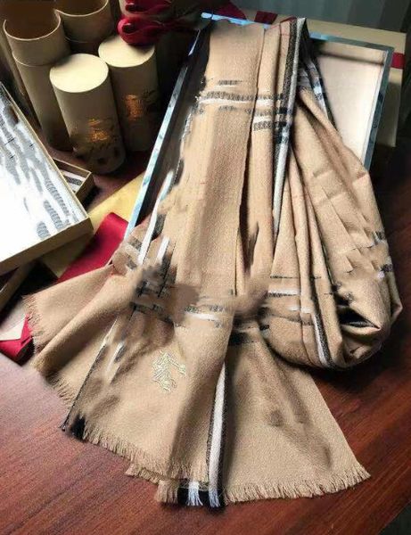 Top All-Match Cashmere Scarf Diamond Pattern British Gro dai ricami British Autumn and Winter Scarf Wholesale Wholesale