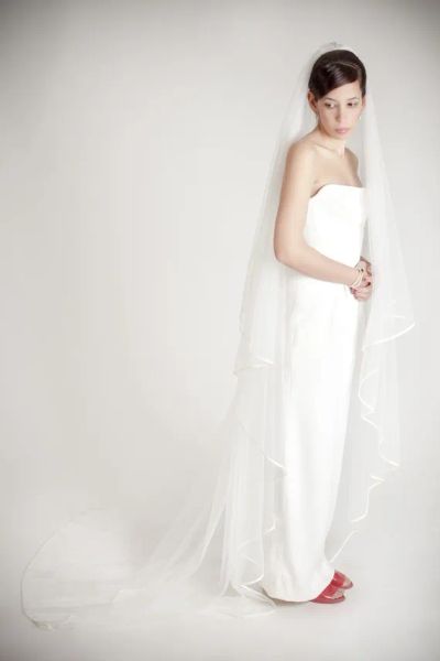 Vice Designer in stock Lunghezza romantica della Cattedrale romantica Best Two Stray White White Wedding Veils Ribbon Edge Veils Bridal Acce