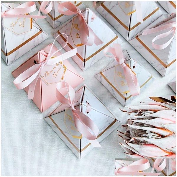 Brocada de presente Triangar Pyramid Marble Candy Box Favores de casamento e presentes Caixas