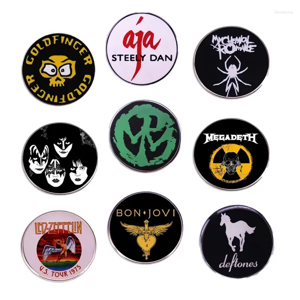 Spille classiche rock band rock americani badge bradge music bidge lapel pin collection per la collezione di abbigliamento gioielli Accessori all'ingrosso