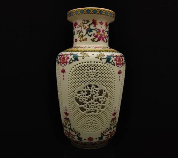 Vaso cavo intagliato in porcellana in porcellana rosa cinese W Qianlong Mark S4351431991