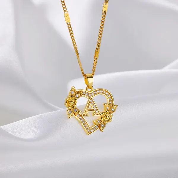 Colares pendentes Colar de coração inicial de zircônia cúbica para mulheres 2024 Trend Gold Color Letter Jewelry Presente de casamento