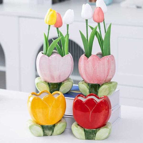 Vasos Cute Tulip Flower Cerâmica Decoração de Decoração da sala de estar Tabela de jantar Mesa de jantar Floral Makeup Pen Storage Bucket H240517