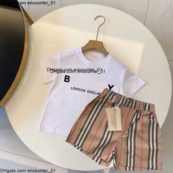 Kinder Kleidung schwarze Sommer Mode fähige Kinder Set Kurzarm T-Shirt karted gestreifte Hosen Little Buchstaben Herren und Damen Shorts hübsches zweiteiliges Set