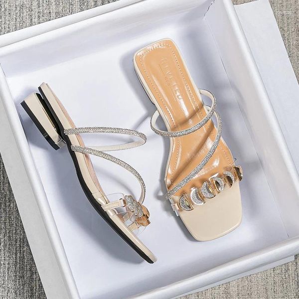Scarpe casual Summer Slifors da donna all'aperto 2024 sandali piatti Design in metallo elegante in stile coreano Ufficio indossare grandi dimensioni 43