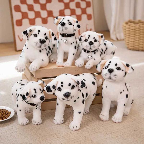 Gefüllte Plüschtiere Neue dalmatianische Plüschspielzeug süße Füllung realistischer Beagle Spot Welpe Puppe Home Dekoration Hochwertige Kindergeburtstagsgeschenk D240520