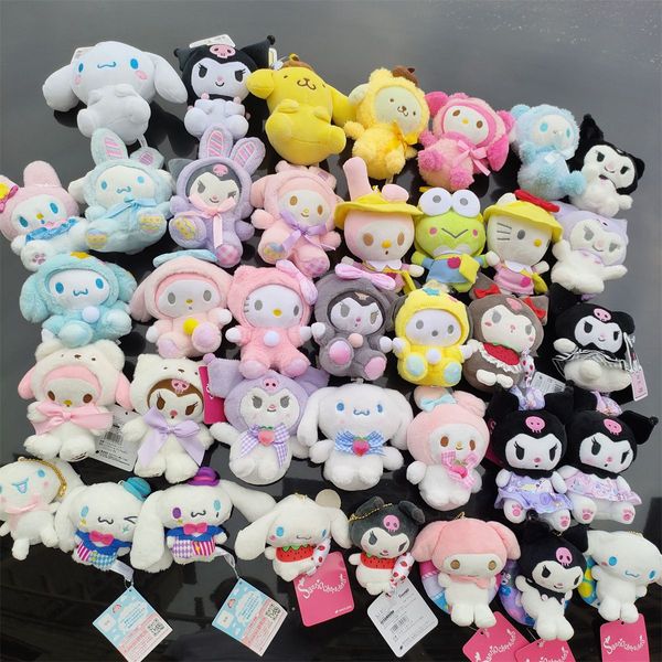 Großhandel 12 cm Kawaii Plüsch Schlüsselbund Doll meine Melodie Kuromi Cinnamoroll Cartoon Tiergefüllte Anhänger Rucksack Dekoration XCMRE