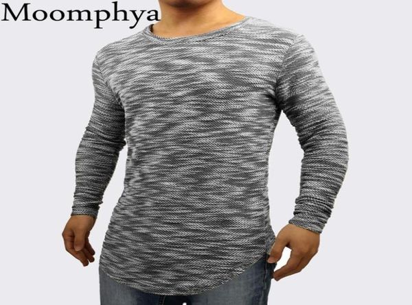 MOOMPHYA 2018 Nuovo design uomini Maglietta a maniche lunghe Maglietta Elegante Curva Longline Hem Jacquard Modello Rughe Hip Hop Slim Fit Tshirt T207362841