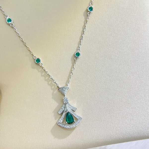 Дизайнерские ювелирные украшения для подвесного ожерелья зеленое для женщин серебряное оборудование для партии мечты с коробкой с коробкой
