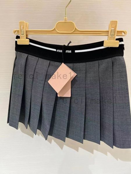 Designer Frauen kurze Röcke Summer Girls Classic Plissee Mini Maxi Röcke Slim Black A-Line-Rock Kleines Leder Kleid Mehrere Stile Größe S-L
