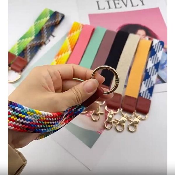 Designerschlüsselkäse Hanging Seil gewebtes Armband Handgelenk Schlüsselkette Regenbogen mehrfarbige Farbfarbe Woven New Keyring Geschenk Keychain Brieftaschen -Ornament Zubehör