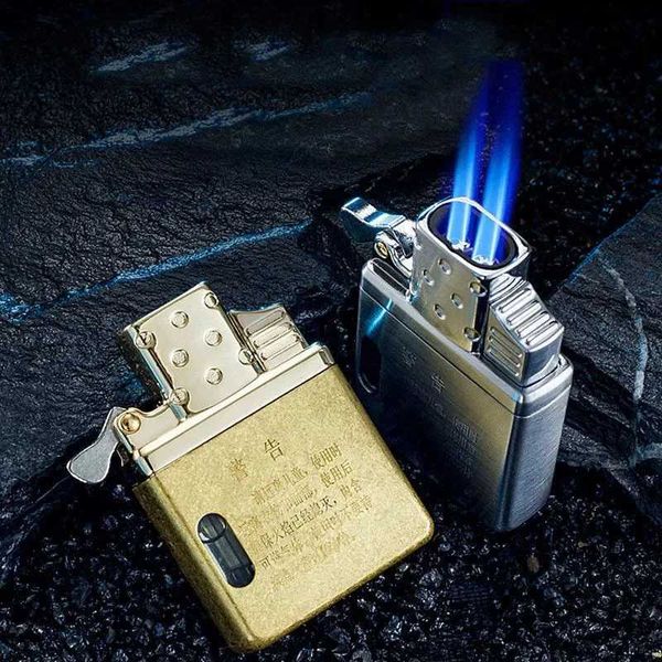 Lighters originale Zorro Dual Ugello Butano Lampada inserita in un serbatoio di stoccaggio visibile trasparente a fiamma blu piena di gas.