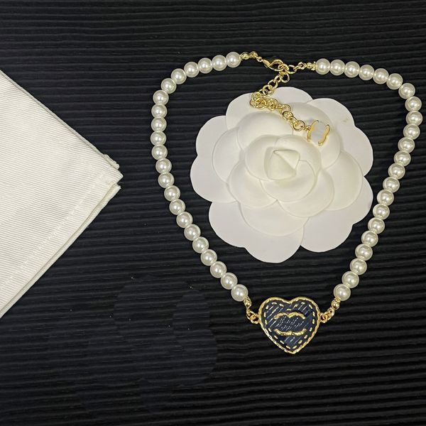 Роскошная 18 -километровое ожерелье для ожерелья для бренда модная жемчужная жемчужина для сердечного подвесного ожерелья очаровательные девушки Высококачественное ожерелье с коробками бутик -подарков