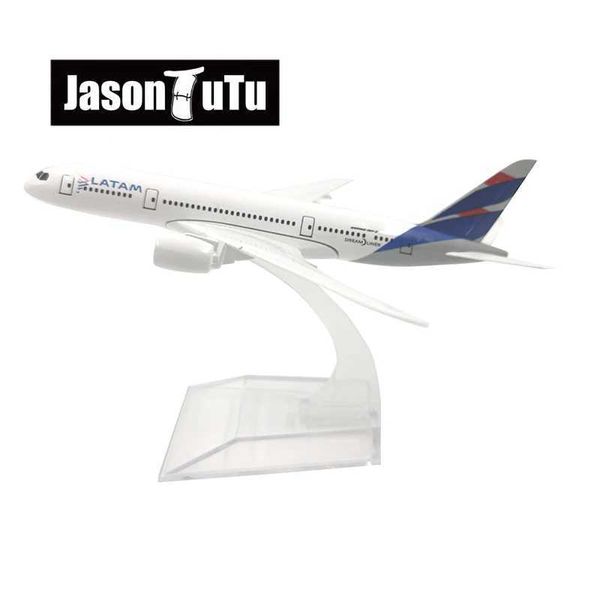 Aircraft Modle Jason TUTU 16CM TAM Airlines Boeing 777 Modello Aereo Modello Modello Aeromobile Diecast Metal 1/400 Piani di scala Scala Fabbone Y240522