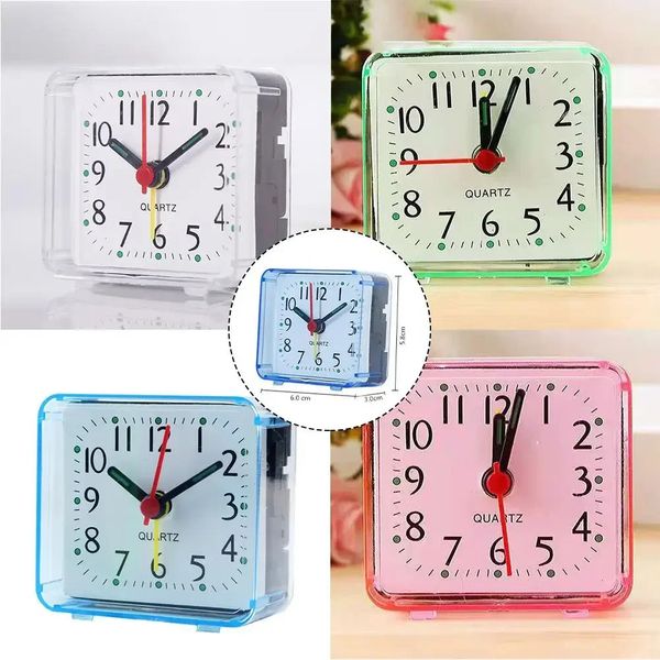 Tabela Clock Square Alarme Pequena cama eletrônica Compact Travel Quartz For Child Students Mesa útil 240514