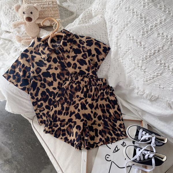 Детская одежда моды Summer Kids Leopard Print Рубашки и шорты с двумя частями для девочек мальчики для мальчиков 2 штука 240522