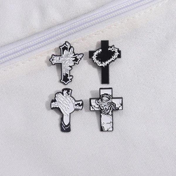 Spettame Black Jesus Cross Punk Punk Pin per spillo personalizzato Regalo Accessori Faith Accessori amici Badge Gothic Women Hat Sighi