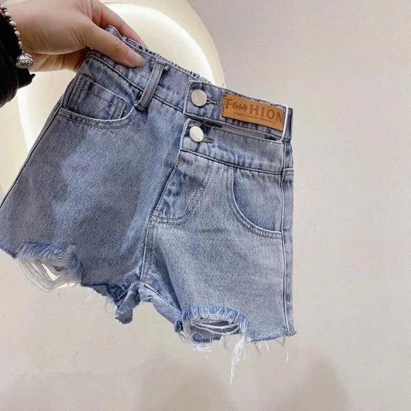 Shorts de uma peça de uma peça de 1 peça de shorts jeans para meninas para o verão 2024 Novo estilo de bebê retro de estilo coreano para crianças.Calças quentes para desgaste externo WX5.22