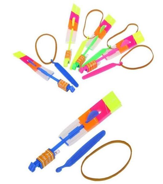 Jogos ao ar livre Liderou o panfleto Flyer Flying Rocket Amazing Arrow Helicopter Helicopter Flying Umbrella Kids Toys Magic S Lightup Parachute Gifts9531065