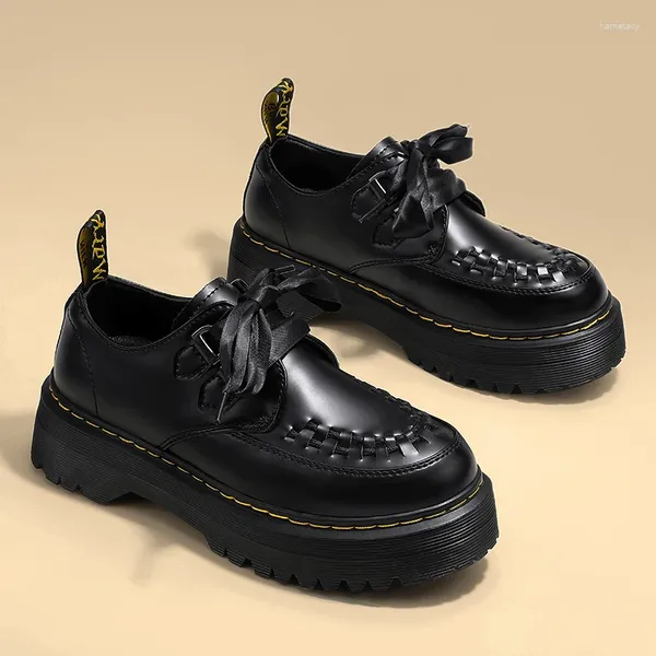 Plataforma de sapatos casuais Lolita Gothic Woman 2024 Spring College Style Patent Leather Bomba