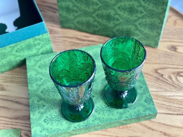 Klassiker einzigartige französisch geprägte grüne Feder Vine Muster Vintage Goblet Rotweinglas Juice Cup Home Geschenkgroßhandel Großhandel