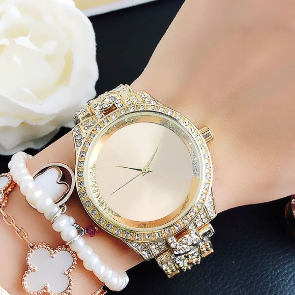 Модная группа смотрит на женские девочки большие буквы Crystal Style Metal Steel Band Quartz Forist Watch M103 273A