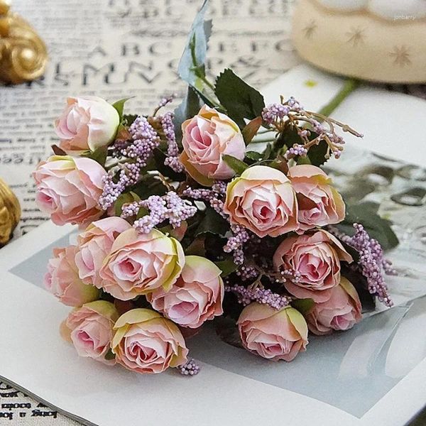 Flores decorativas 15pcs buquê de rosa azul rosa com hastes falsa artificial para decoração floral festa de casamento de noiva