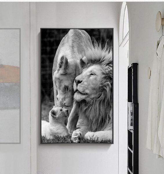 African Lions Family Family Black and White Canvas Art Animais de tela Pinturas de parede Arte da parede para sala de estar Decoração de casa sem quadro2539217