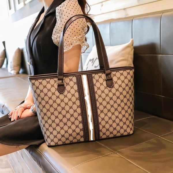 Сумма для покупок, женщины, одно плечо, сумка для мессенджера, маленькие сумки высокого качества, высококачественные материалы PU Оптовые модные сумки B372 2313