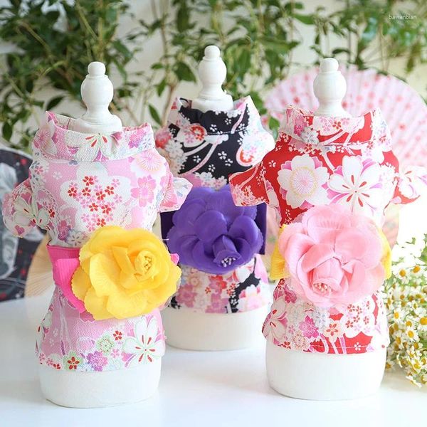 Dog Apparel Primavera e verão japonês Blossom Plum Begonia Kimono Pet Clothes Style Robe