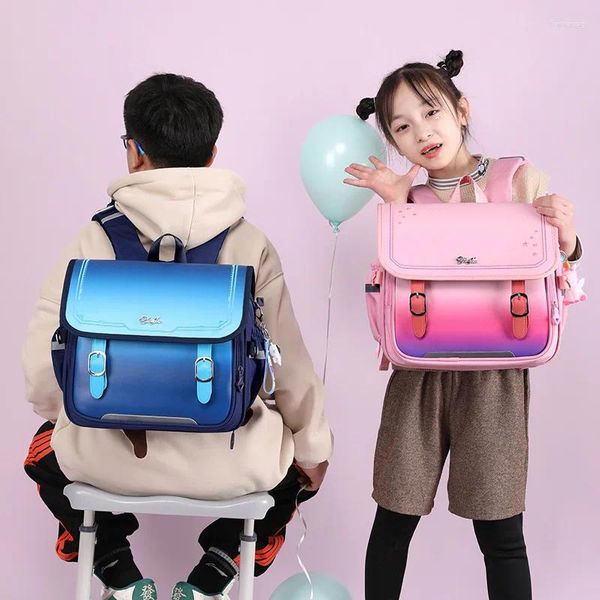Schultaschen schützen die Wirbelsäule im primären Schoolbag Japaner britischer Stil Horizontaler Version Rucksack Trendy Kindergroßhandel